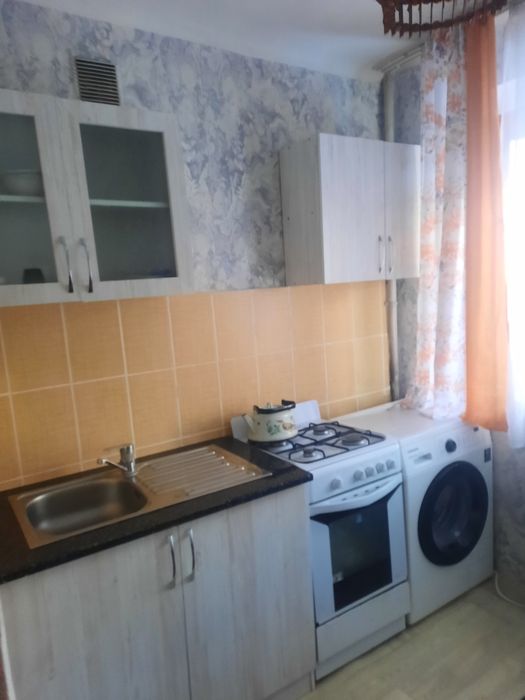 Евро квартира в центр.12000