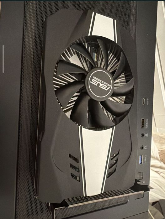 Vând placa video gtx 1650