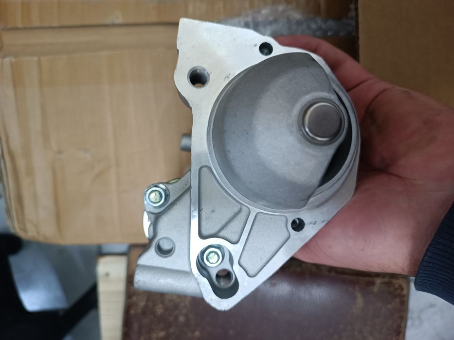 Стартер на 5.7 Тойота Лексус