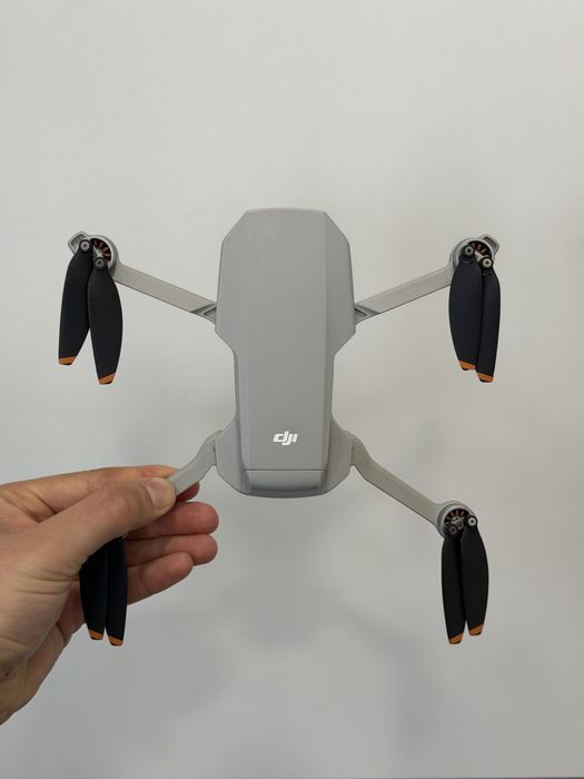 Дрон DJI MINI 2 SE