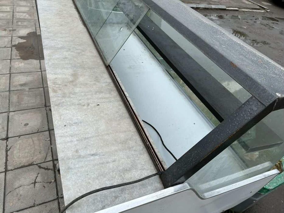 Витрина холодильник