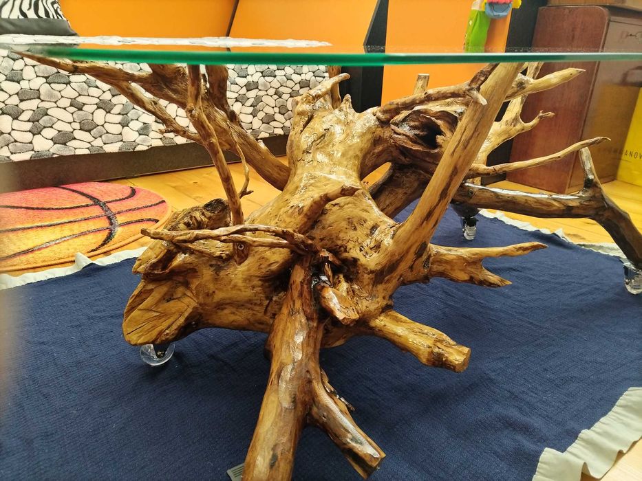 Уникални  маси, ръчно изработени.