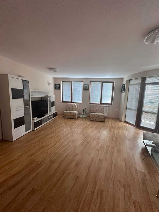 Дава се под наем Тристаен апартамент в Бургас, Център - 110 кв.м за 765 € - Снимка #5