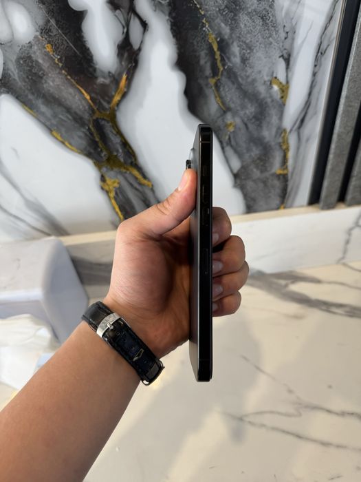 Iphone 16 pro max black edition