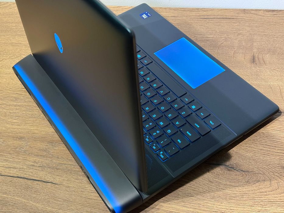 Alienware 16 Area-51 Ultra 9 275HX 32GB Ram NVIDIA RTX 5080 16GB 1TB