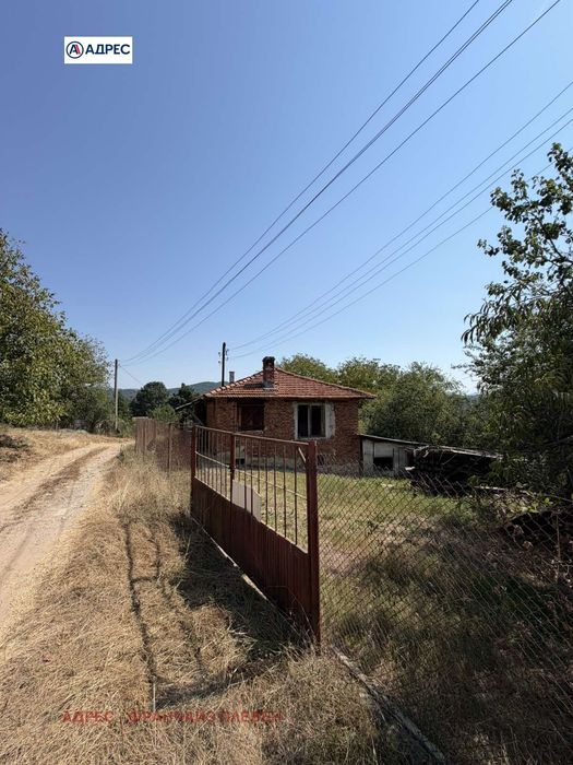 Къща в Ловеч, област-гр.Троян площ 110 цена 43000