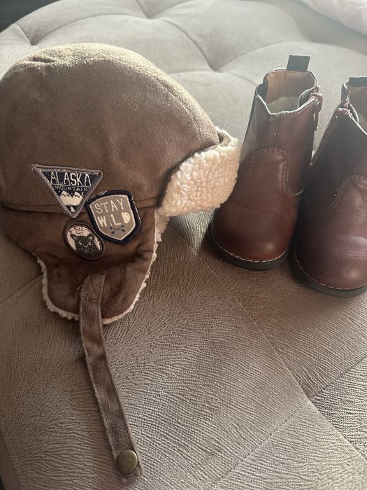 Детски боти и бебешка шапка H&M