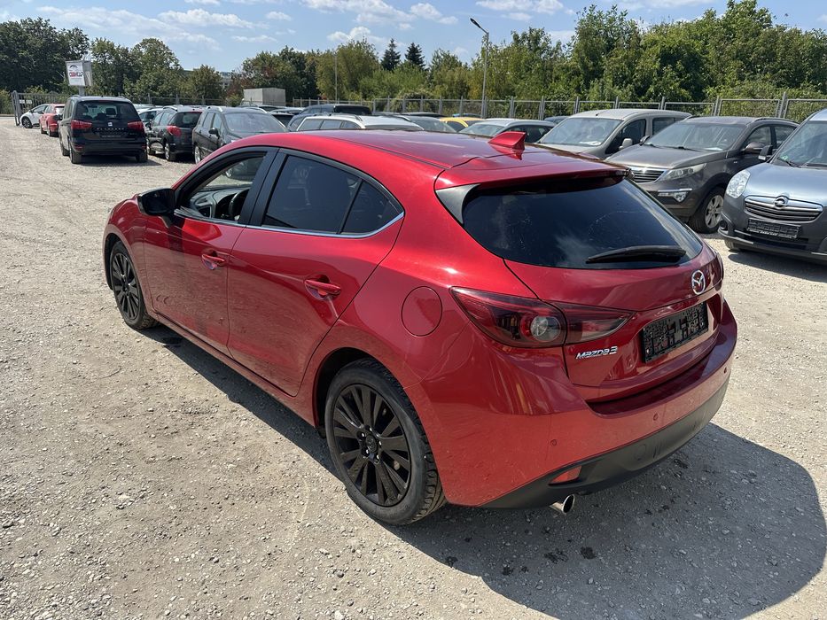 Врата багажник за Мазда 3 хечбег след 2013г.!