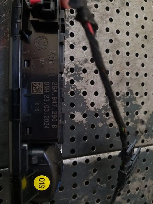 Plafoniera spate vw t cross c11 d31 2ga947290b