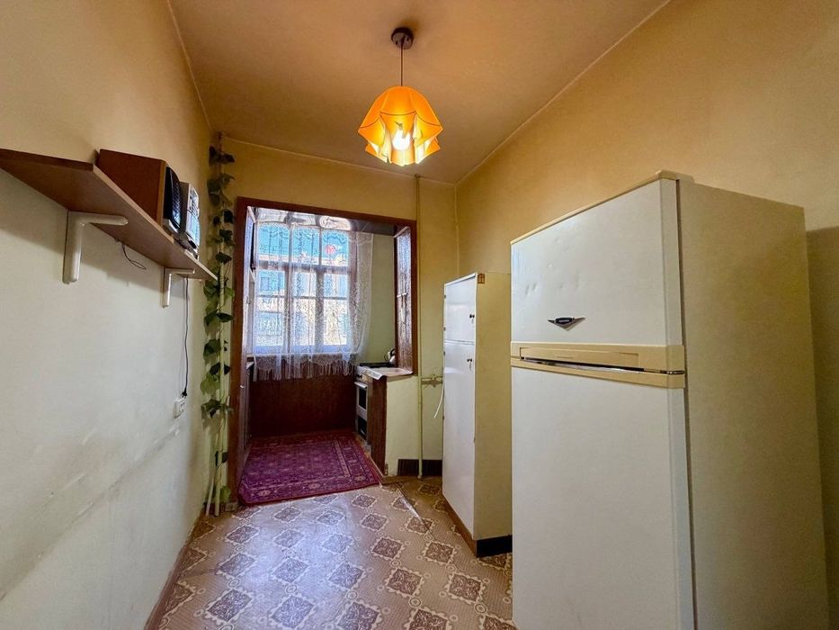 Продается квартира на Юнусабаде 18 1-3-4 кирпич