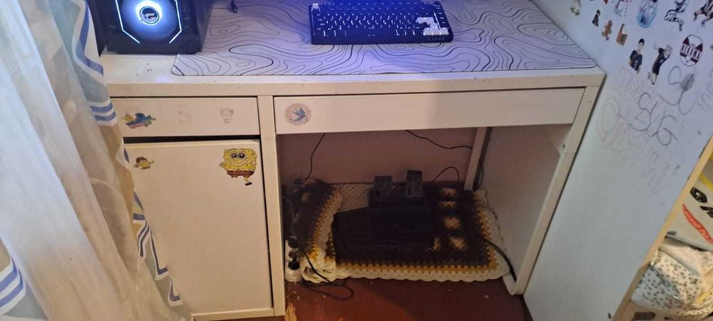 стол для уроков, для компьютера Ikea