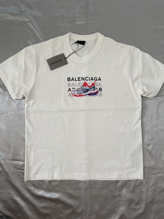 Model unic tricou