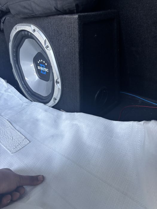 Vand subwoofer in stare buna