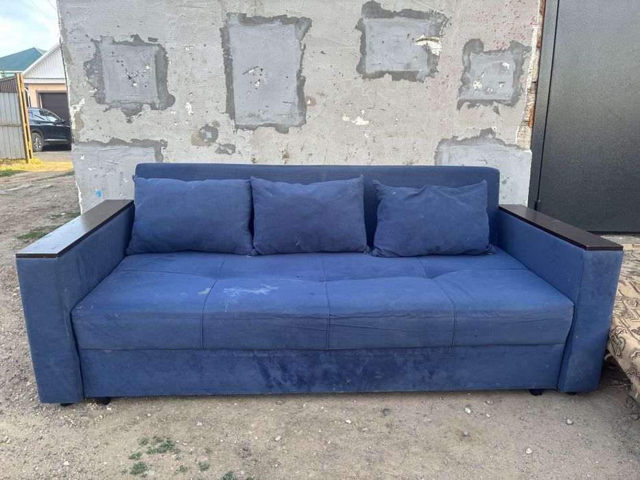 Диван продам срочно