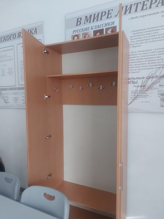 Продаются срочно шкафы