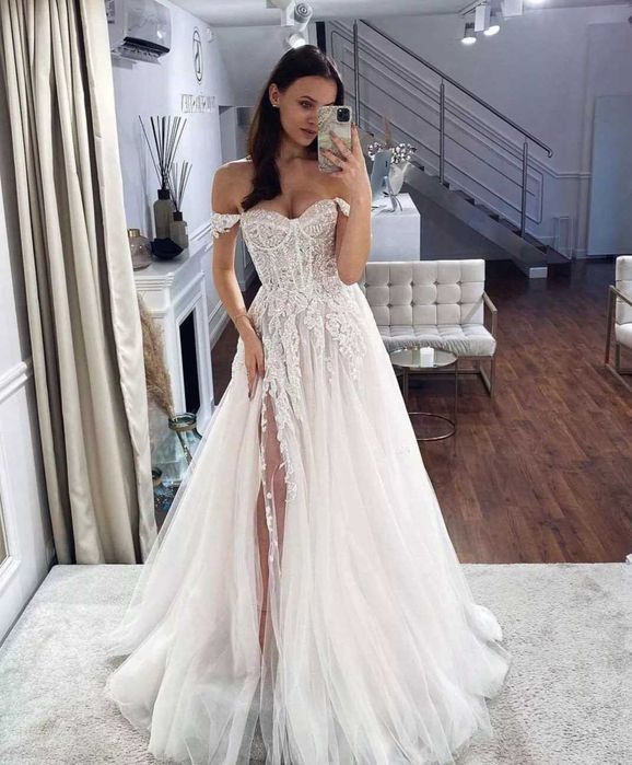 Уникална сватбена рокля "Бохо"