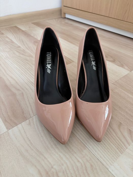 Pantofi toc marimea 37