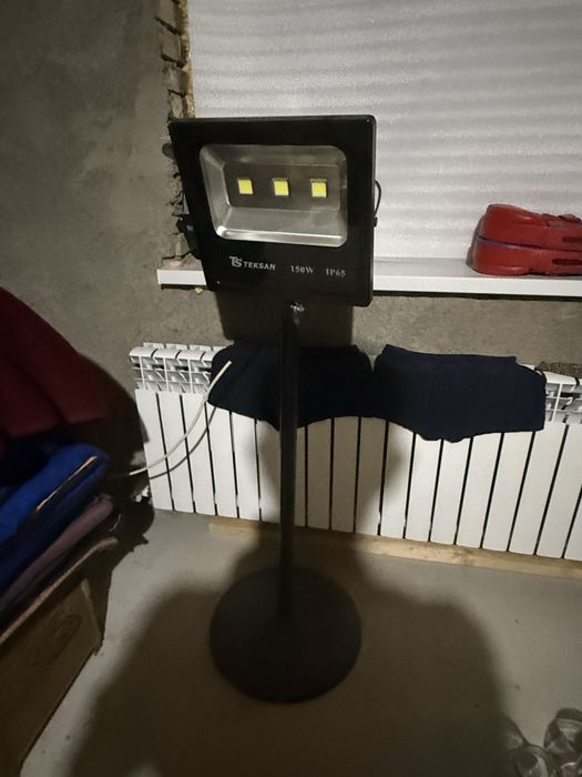 Продам прожектор мощный