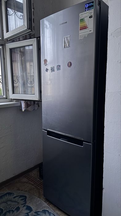 Холодильник Samsung б/у
