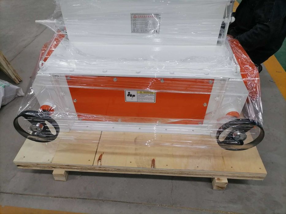 Brizurator granule cereale pentru fabricarea brizurii pentru pui