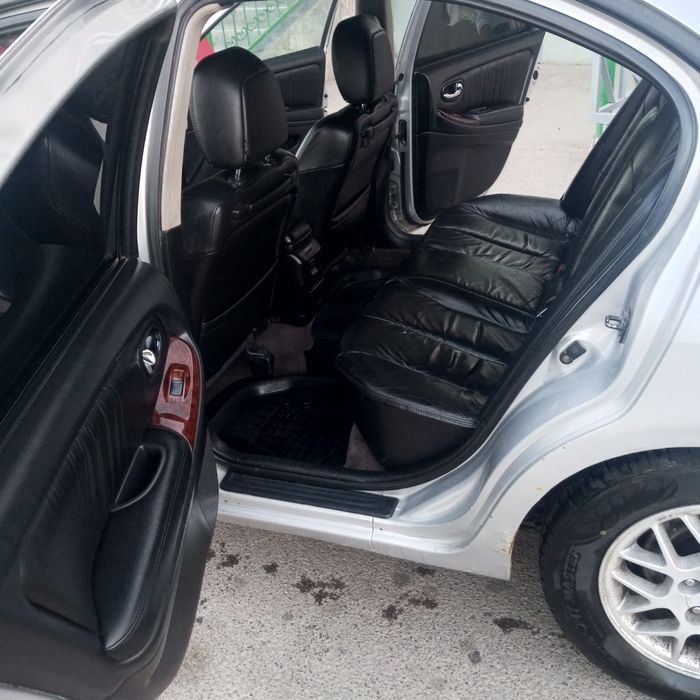 Nissan Maxima  2001
