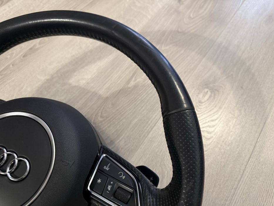 Волан с еърбег Audi A3 / A4 / A5 / A6 / A7 / Q3 / Q5 / Q7 S-line Ауди А4 А5 А6 А7 с пера и без пера