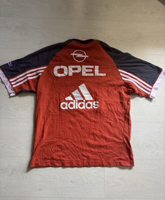 Футболни екипи