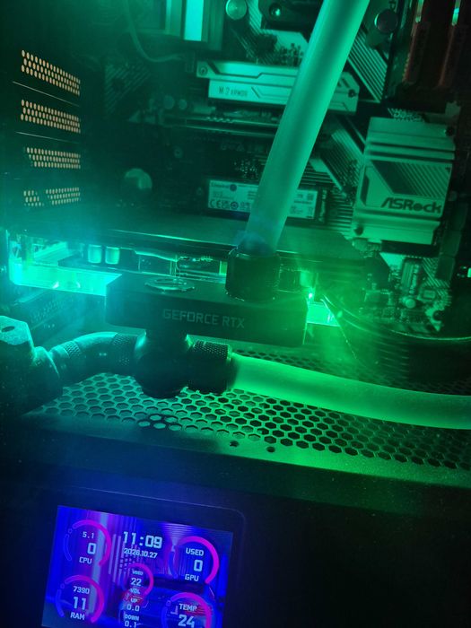 INNO3D GeForce RTX™ 5080 X3 с воден блок от Alphacool.