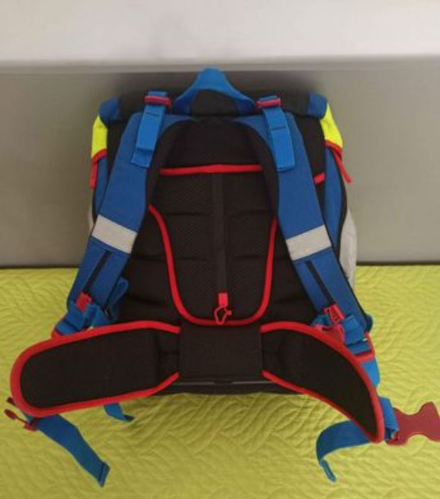 Маркова ортопедична ученичка раница Scout с твърд гръб