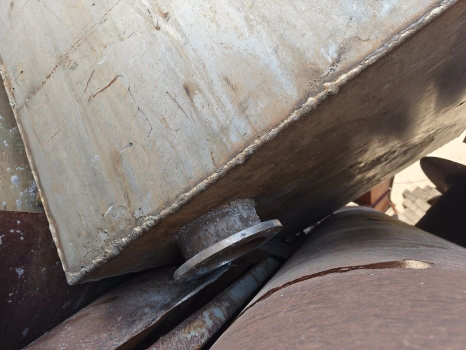 Бак из толстостенной нержавейки (3000 л / 3 куба)
Продам надежный, веч