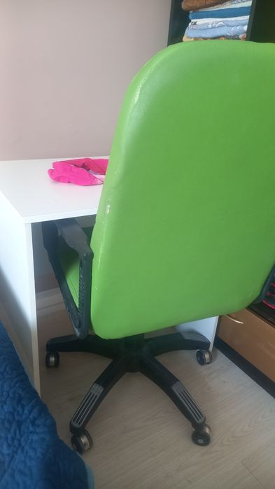 Кресло и стол  продам