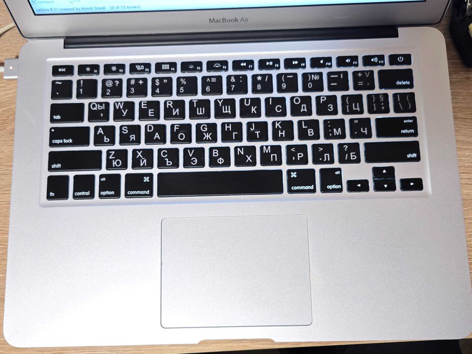 MacBook Air 13" (2015) — i7 2.2GHz, 8GB RAM, 512GB SSD + зарядно