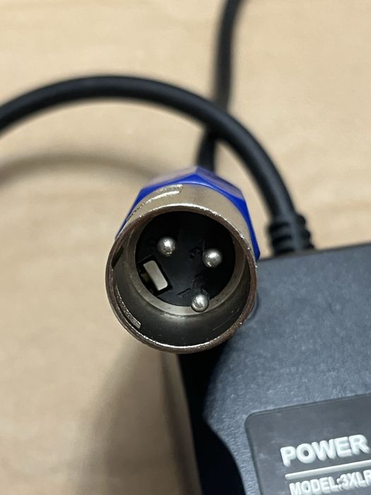 Incarcator Velectro 36V 3A – 42V XLR 3 pini – Speed 100 – Bicicleta/Trotineta Electrica