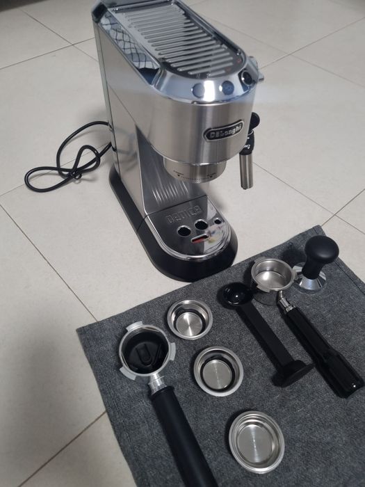 Aparat cafea DELONGHI Dedica Style EC685.M, 1.1l, 1300W, 15 bar, argintiu-negru