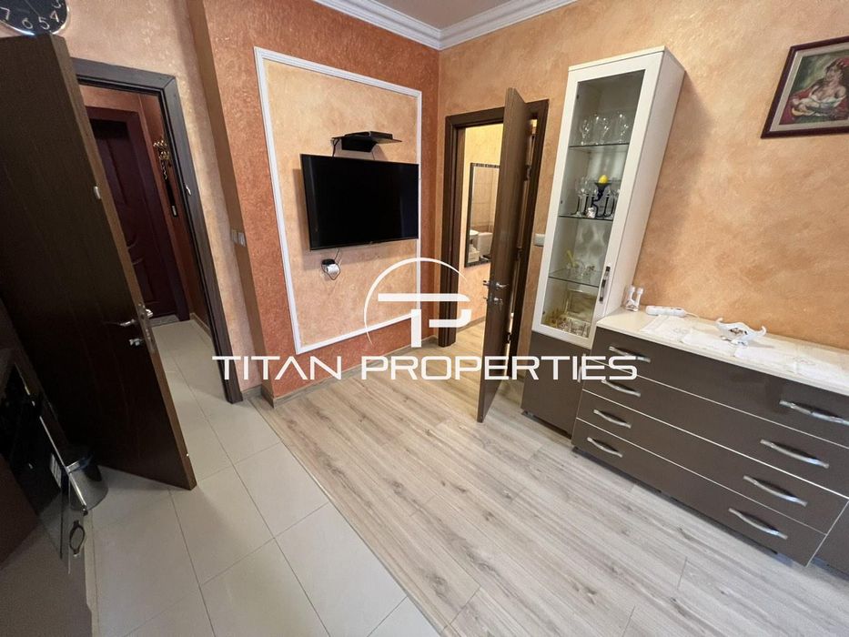 Дава се под наем Двустаен апартамент в Бургас, Център - 67 кв.м за 408 € - Снимка #4