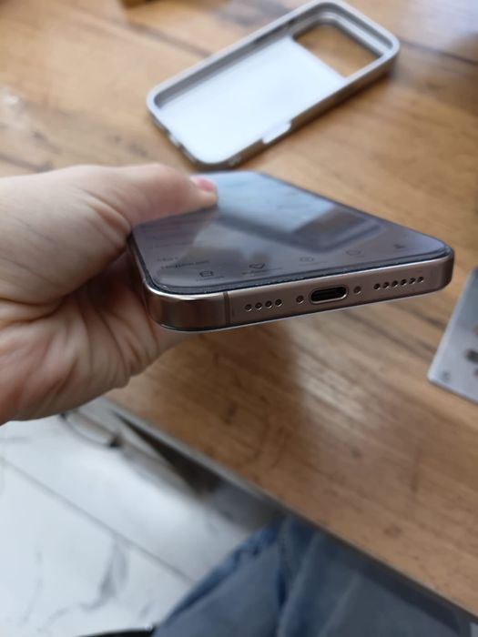 Продам iphone 16 pro max золото