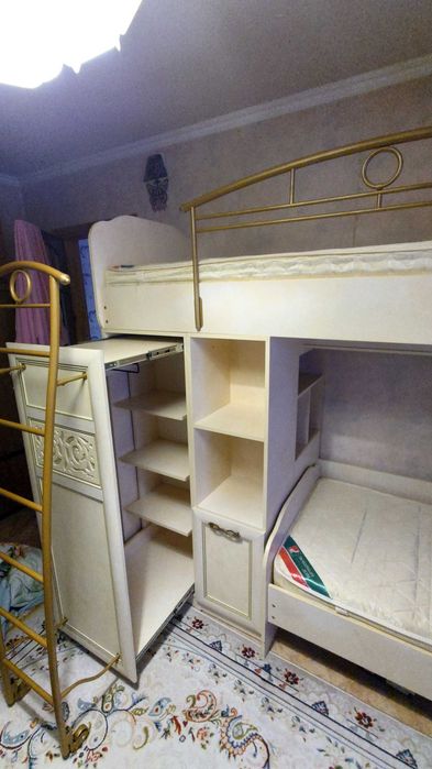 Продам детскую кровать-чердак, кровать, стол..