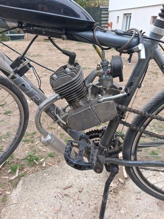 Vind bicicletă cu MOTOR.