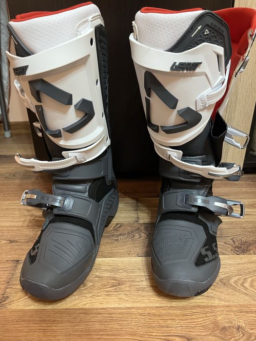 LEATT 5.5 Flex Lock НОВИ Enduro/MX