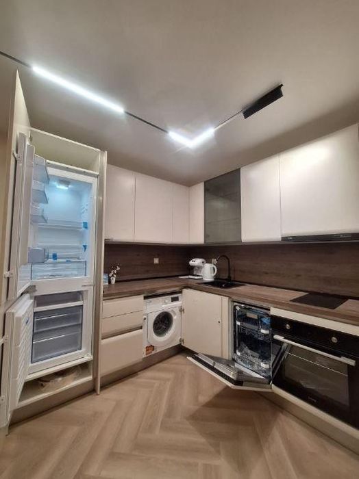 Дава се под наем Двустаен апартамент в Варна, Бриз - 55 кв.м за 797.64 € - Снимка #2