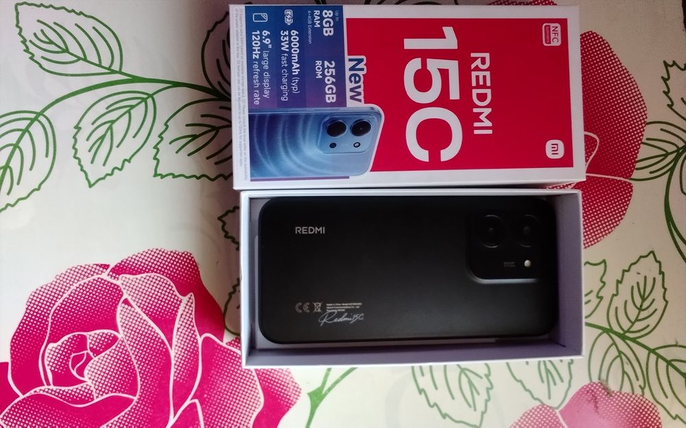 Vind telefon in stare foarte buna