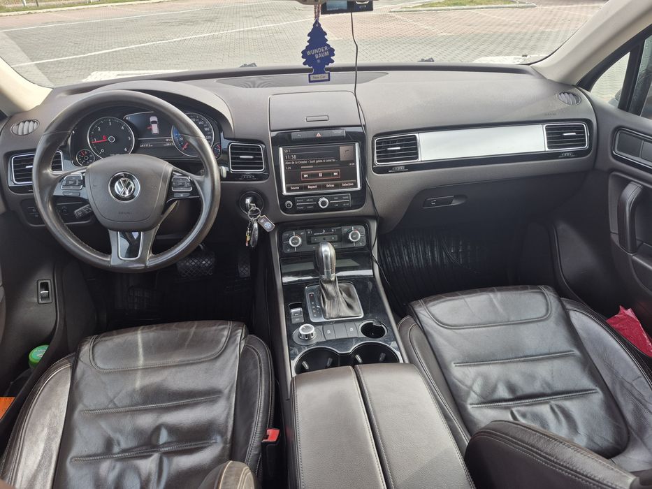 Vw Touareg 239cp casa 2011 Cash sau Rate