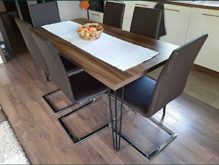 Комплект кухненски столове 6бр. + допълнително калъфи за тях.