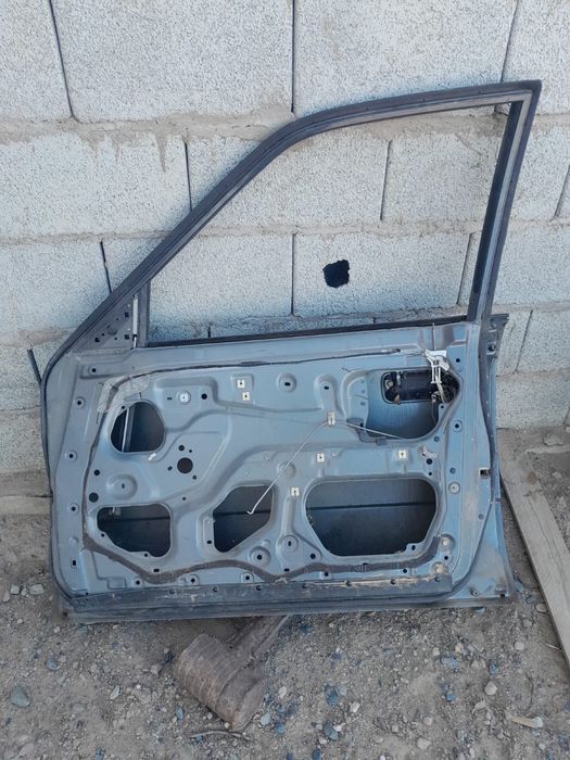 Двери от мазды 626