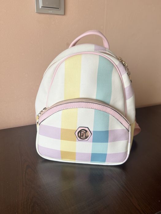 Продавам раница Silver Polo без забележки