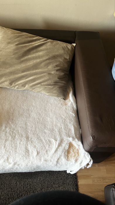 Подарявам! Диван!