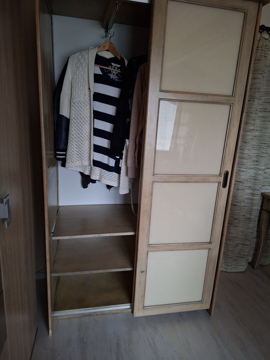 Гардероб ,Витрина