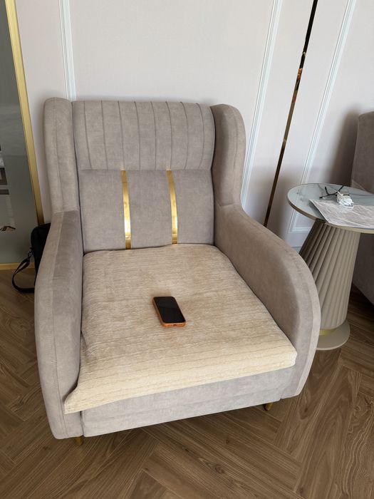 Продам диван новый с 2 креслами