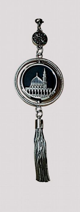 Продаю брелок красивы