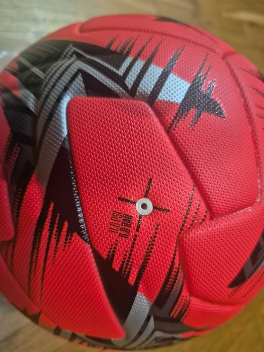 Minge de fotbal oficiala de iarna Europa League